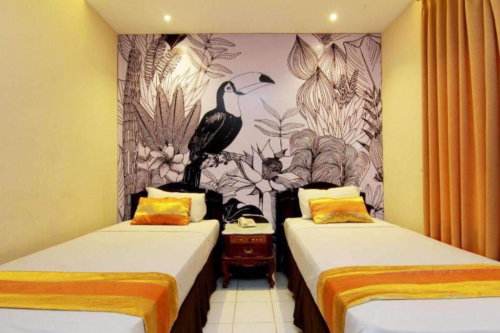 Hotel Grand Rosela Γιογκιακάρτα Εξωτερικό φωτογραφία