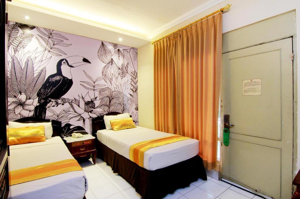Hotel Grand Rosela Γιογκιακάρτα Εξωτερικό φωτογραφία
