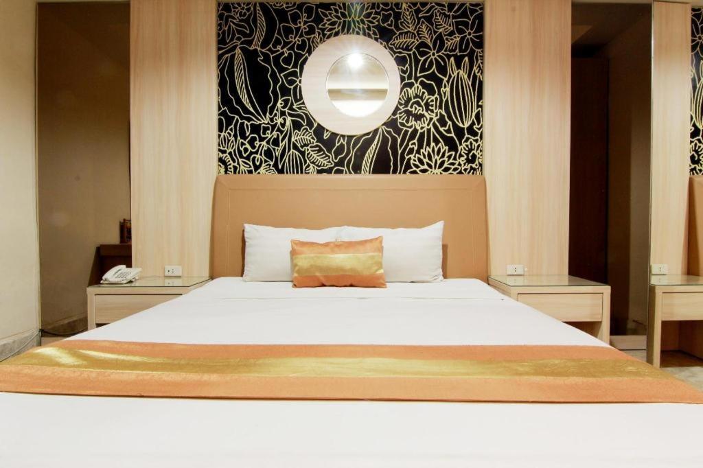 Hotel Grand Rosela Γιογκιακάρτα Εξωτερικό φωτογραφία