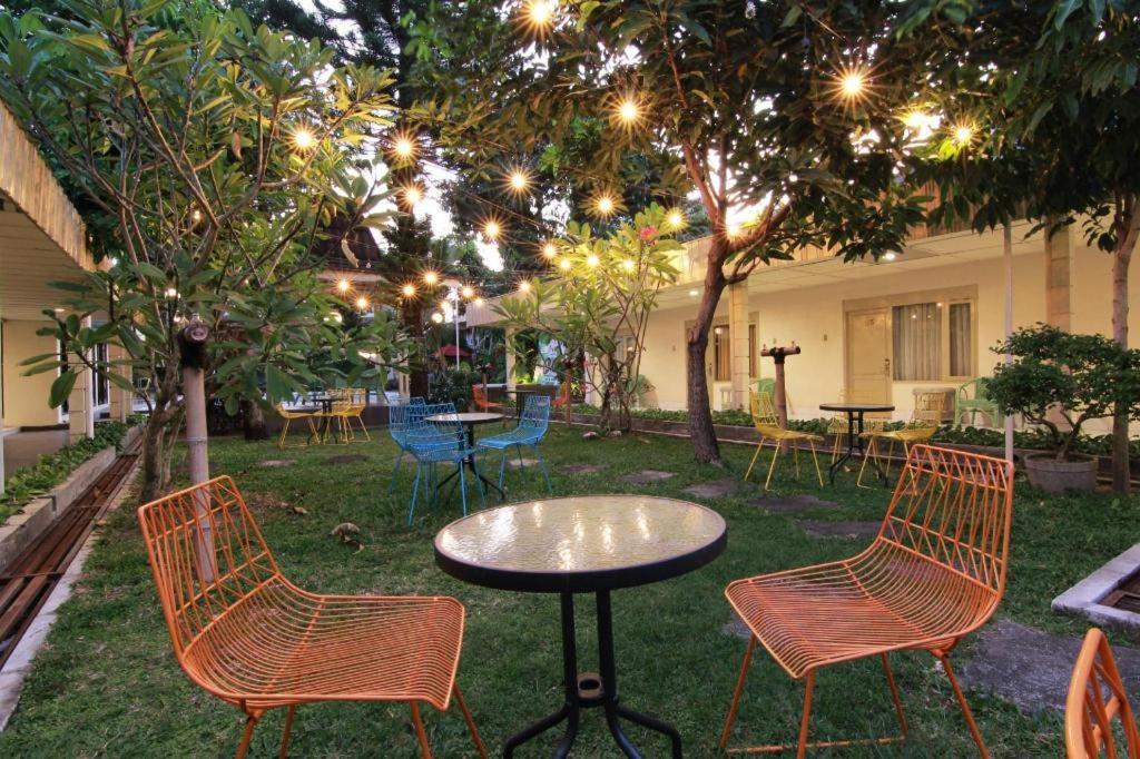 Hotel Grand Rosela Γιογκιακάρτα Εξωτερικό φωτογραφία