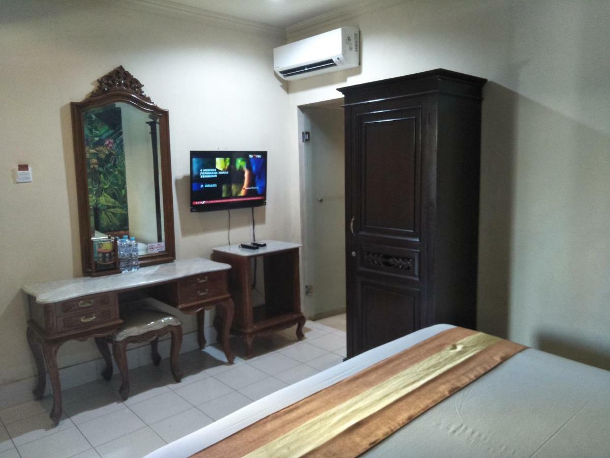 Hotel Grand Rosela Γιογκιακάρτα Εξωτερικό φωτογραφία