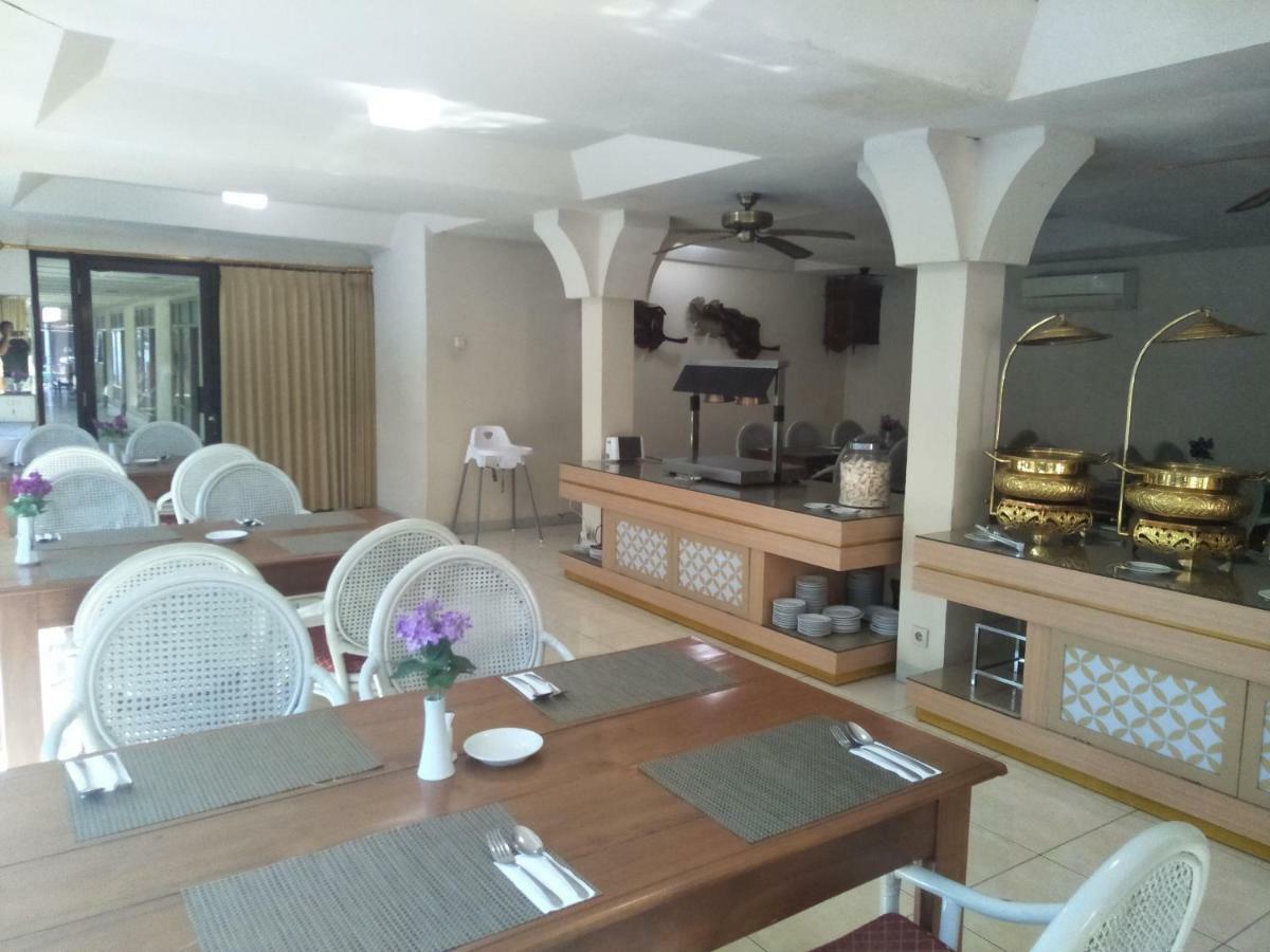 Hotel Grand Rosela Γιογκιακάρτα Εξωτερικό φωτογραφία