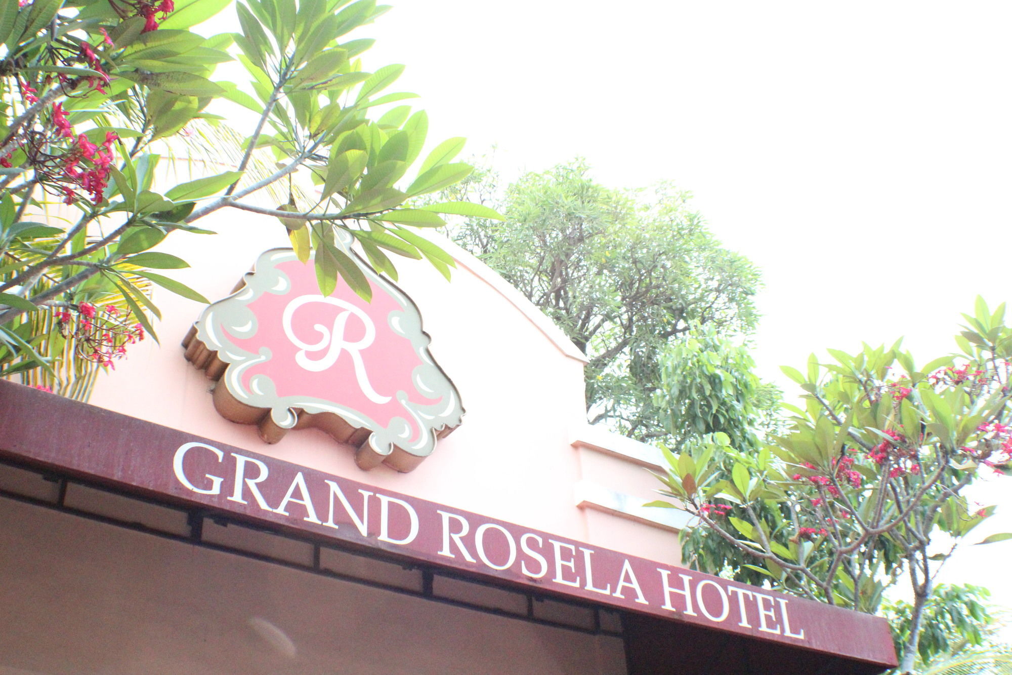 Hotel Grand Rosela Γιογκιακάρτα Εξωτερικό φωτογραφία
